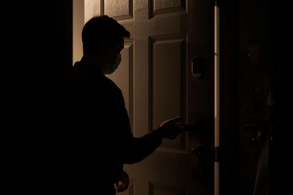 顔認証スマートロックのデメリット（暗所・角度・マスクで失敗する可能性）